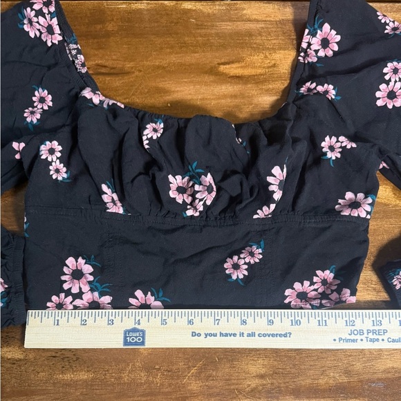 Wild Fable Black Floral Puff Sleeve Crop Top – Size Medium peasant girl corset - Picture 3 of 4
